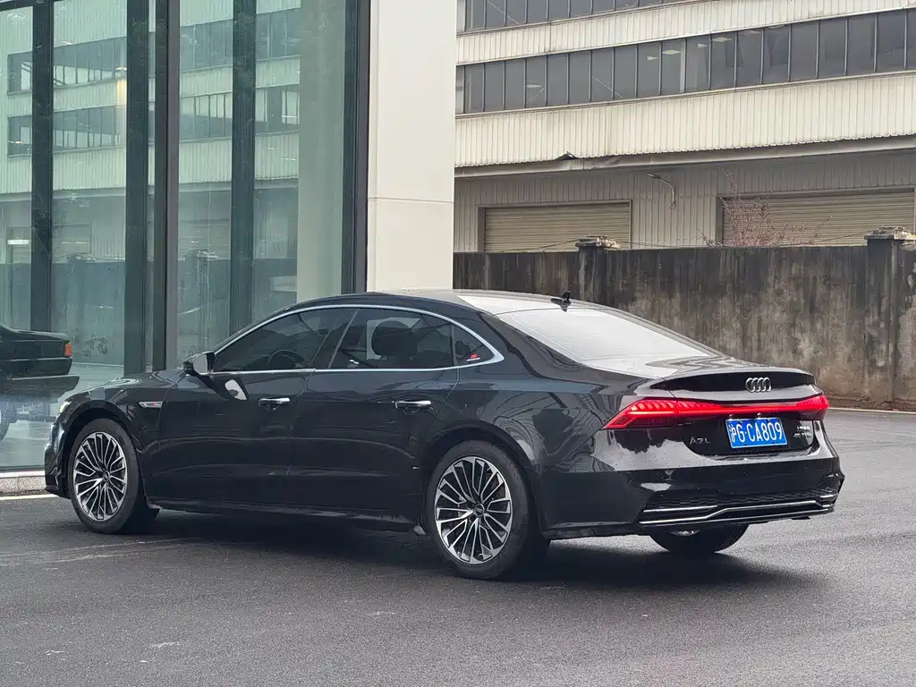Audi A7L 2024 — фото 9