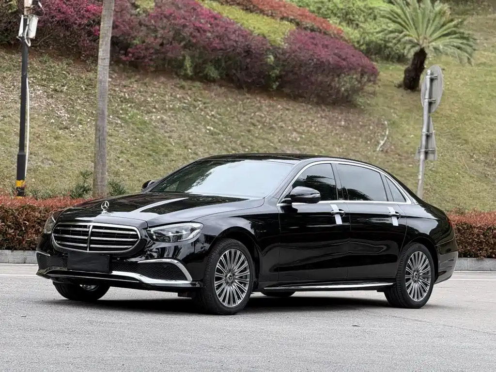 Mercedes-Benz E-Class — миниатюра 3