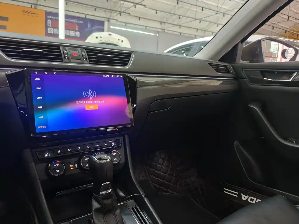 Skoda Superb — миниатюра 15