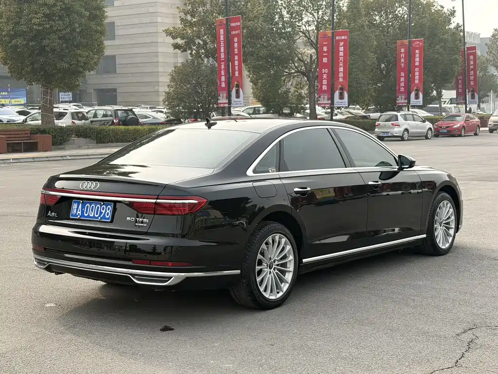 AUDI A8