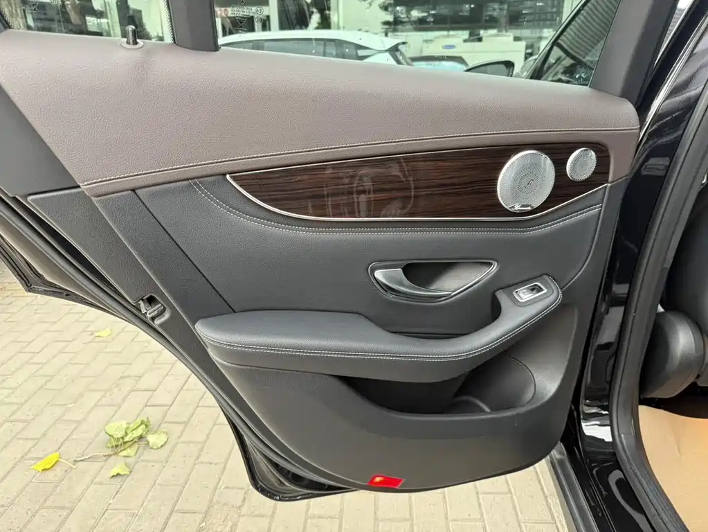 Mercedes-Benz GLC 2017 GLC 260 4MATIC