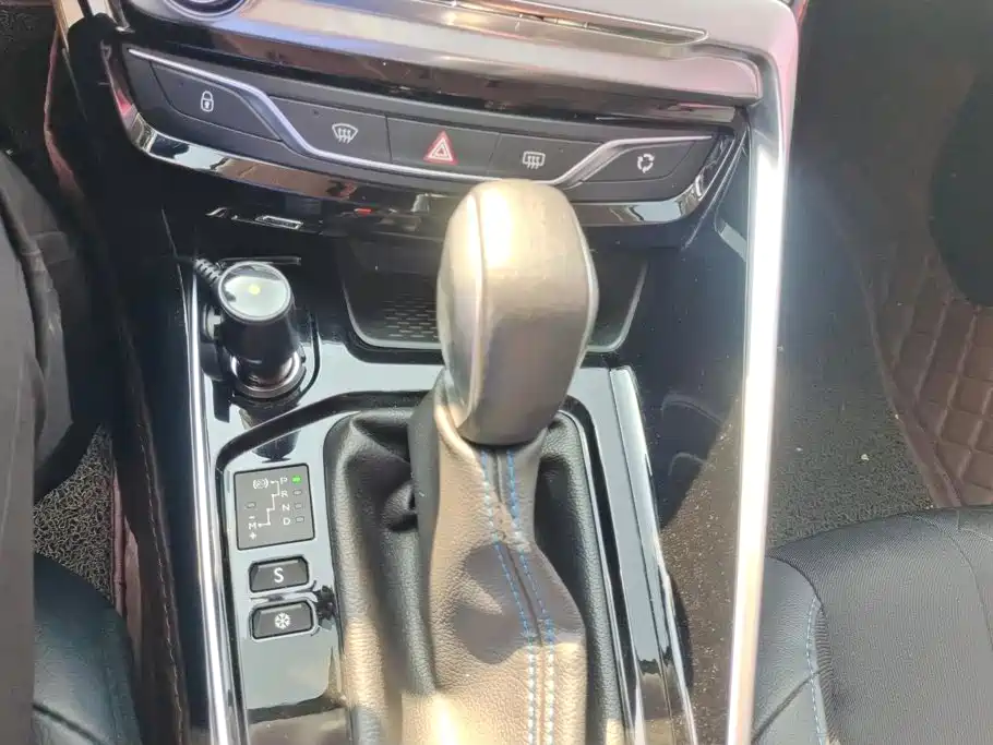 Peugeot 308 — миниатюра 16