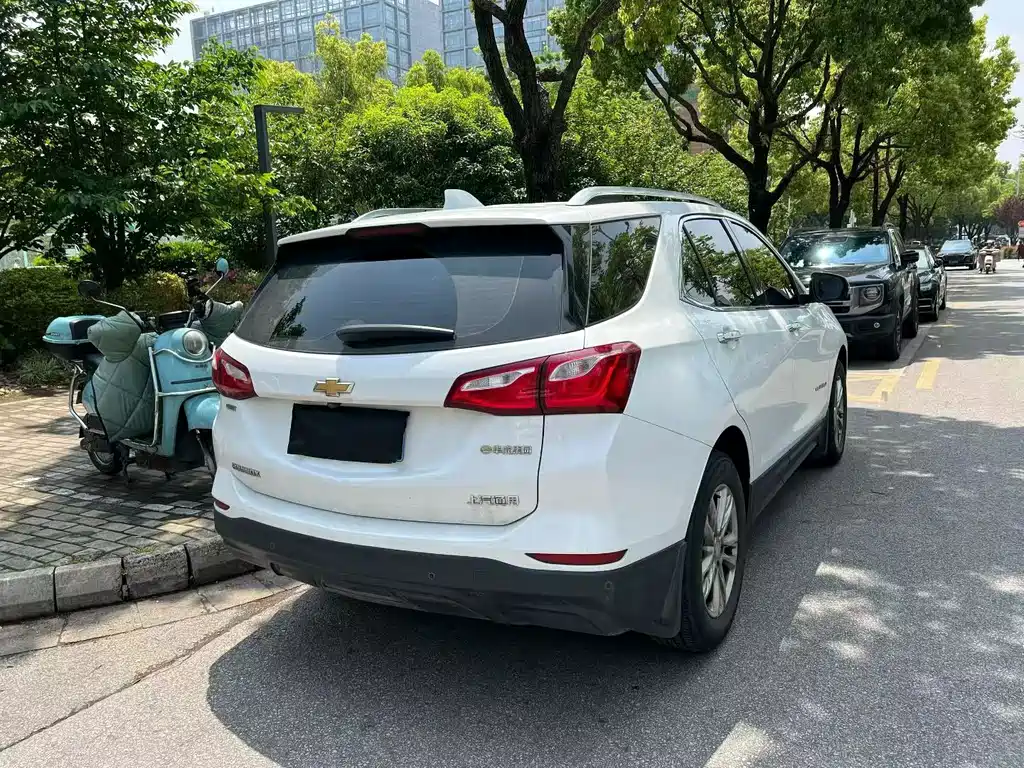 Chevrolet Equinox — миниатюра 6