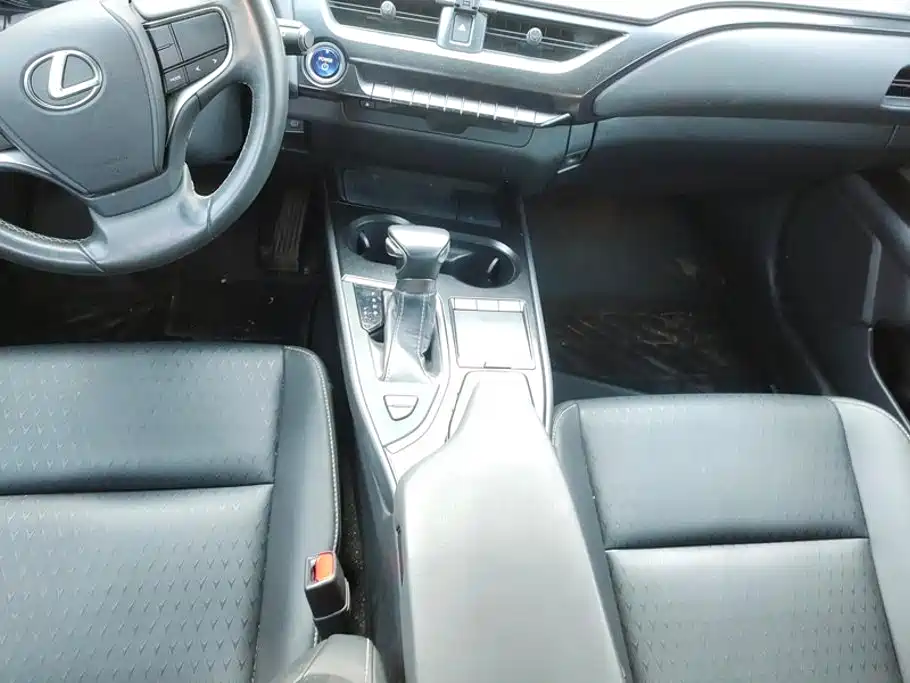 Lexus UX — миниатюра 16