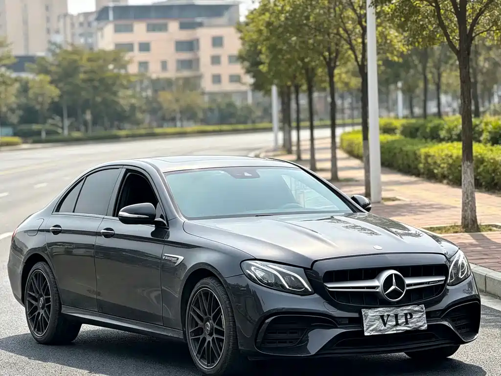 Mercedes-Benz E-Class — миниатюра 3