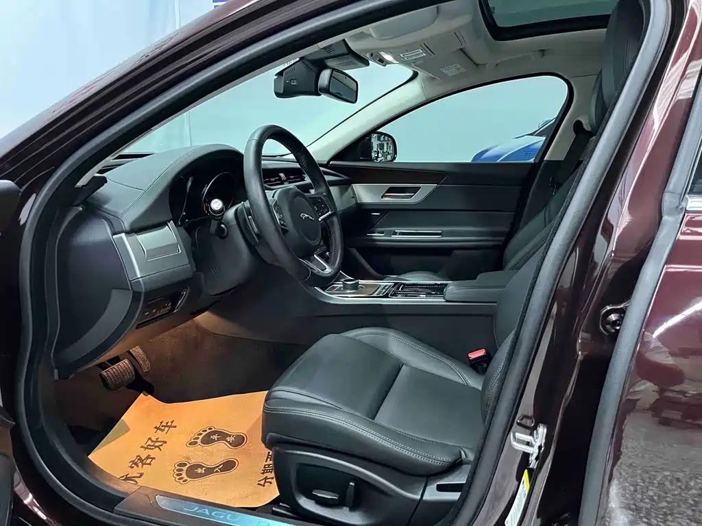 Jaguar XFL — миниатюра 7