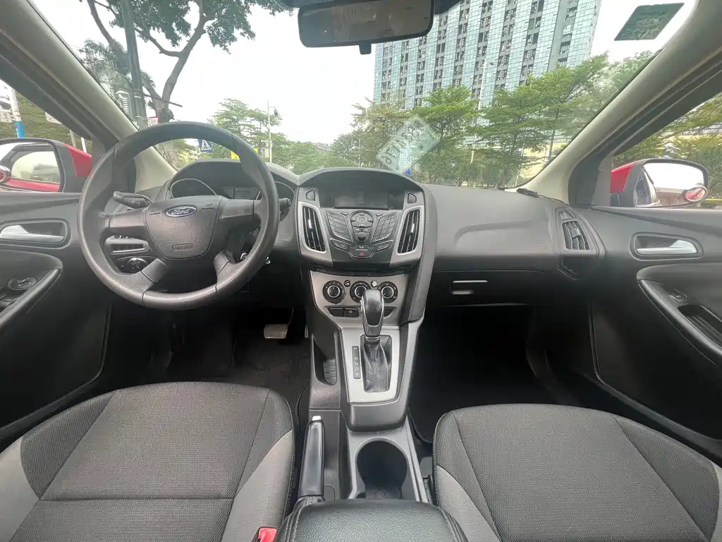 Ford Focus 2012 1.6L AT Comfort