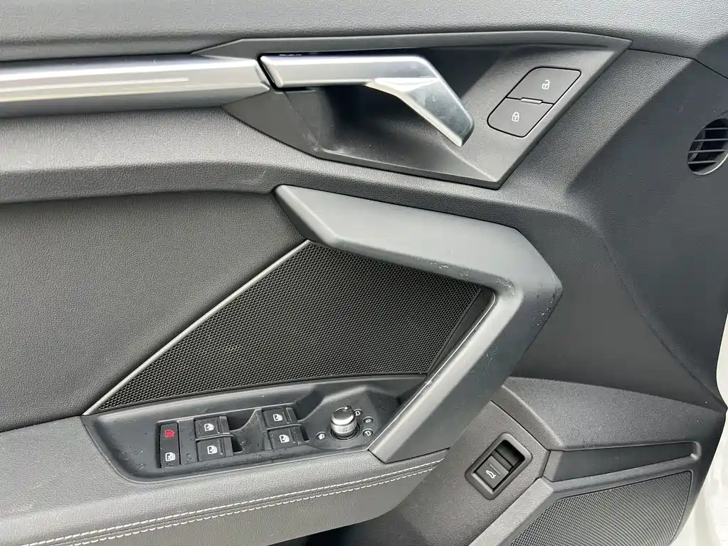 Audi A3 2023 — фото 16