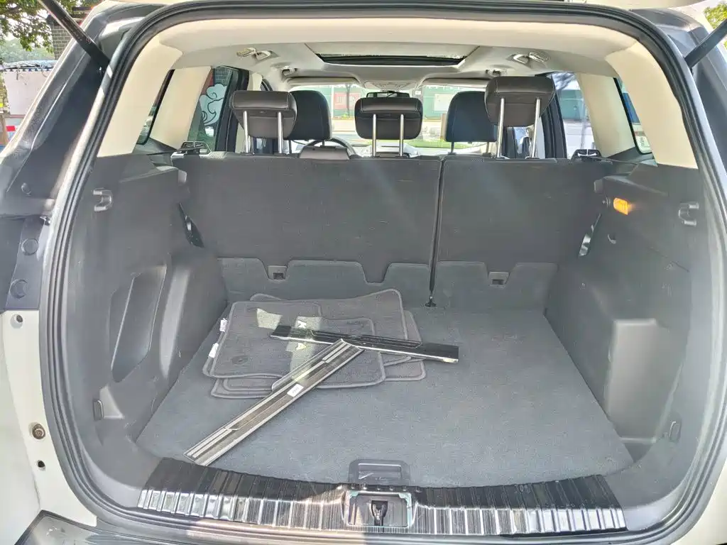 Ford Kuga — миниатюра 13