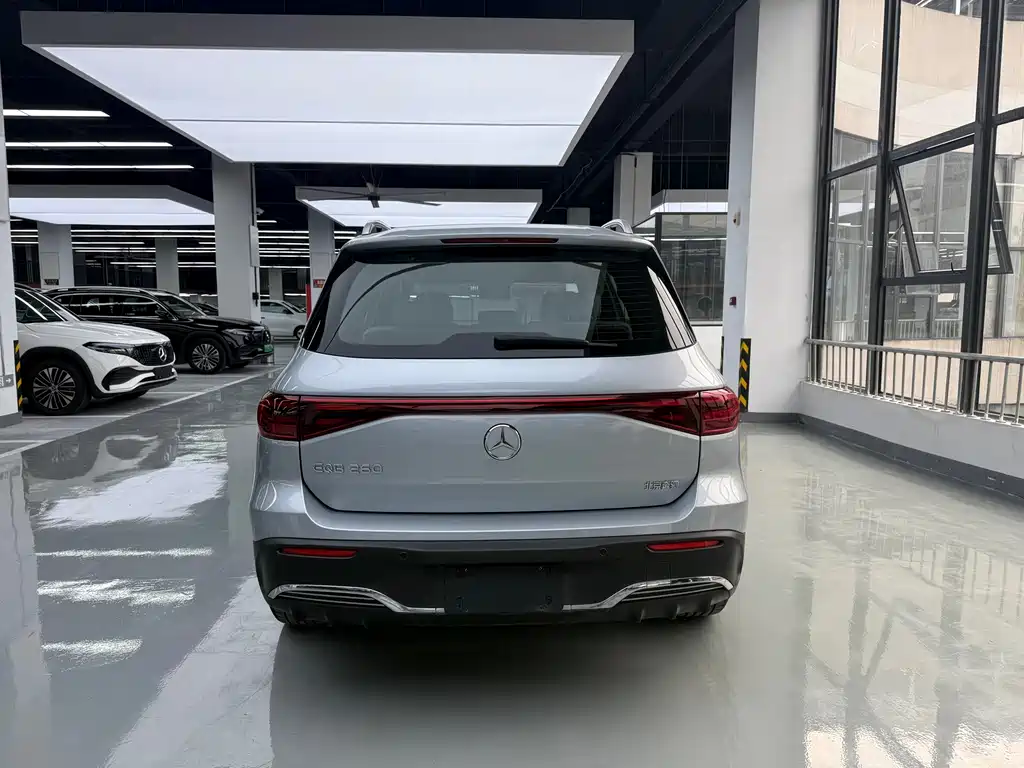 Mercedes-Benz EQB — миниатюра 12