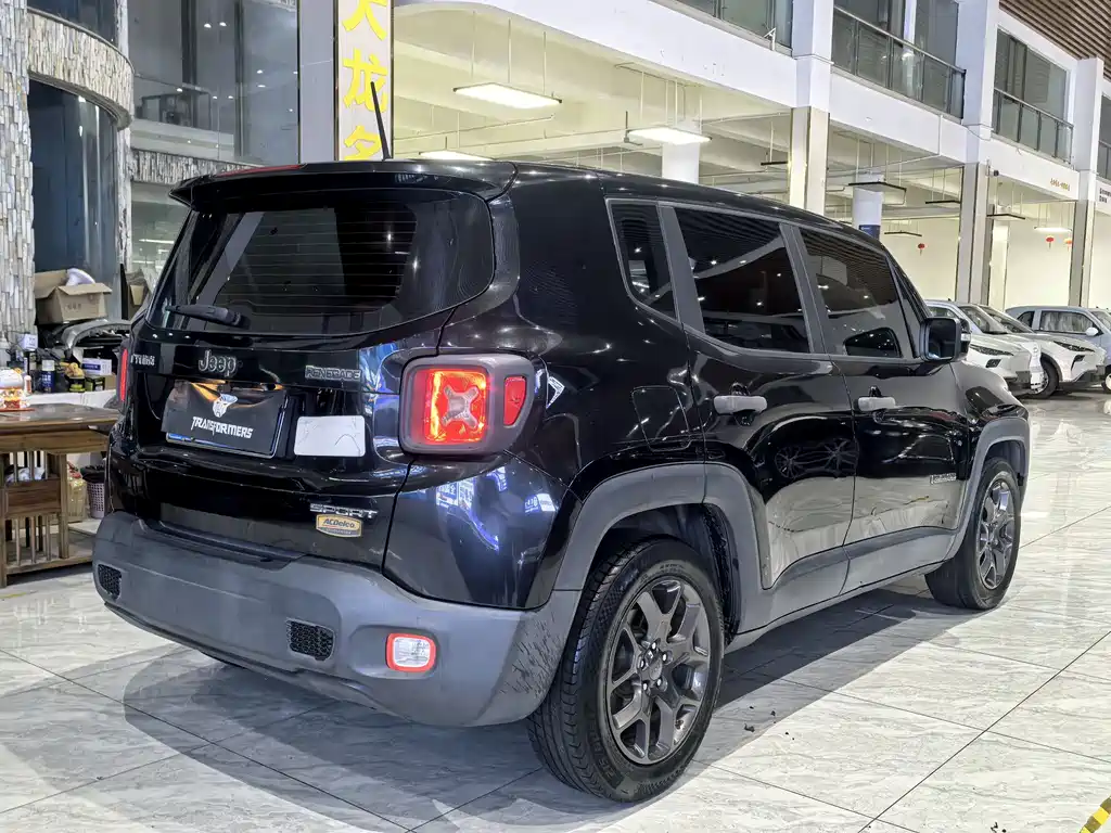 Jeep Renegade — миниатюра 12