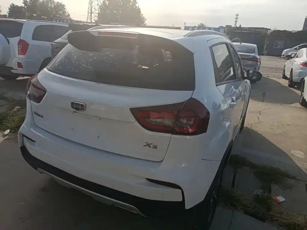 Geely Vision X3 — миниатюра 7