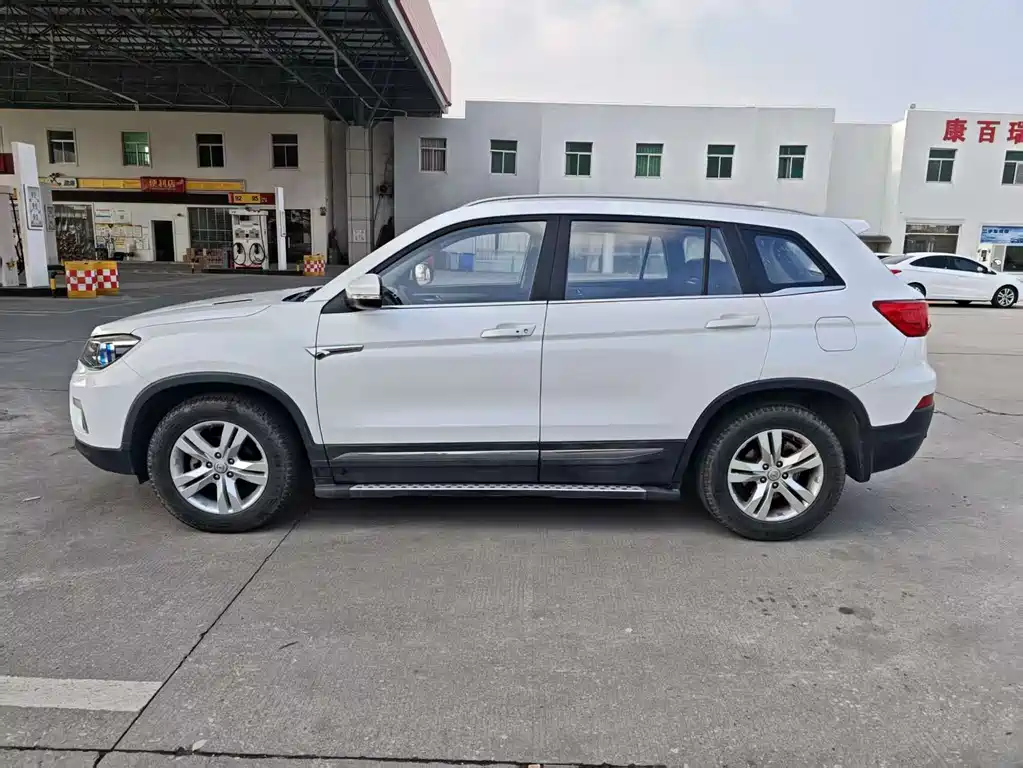 CHANGAN CS75