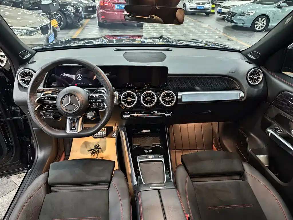 Mercedes-Benz GLB AMG — миниатюра 9