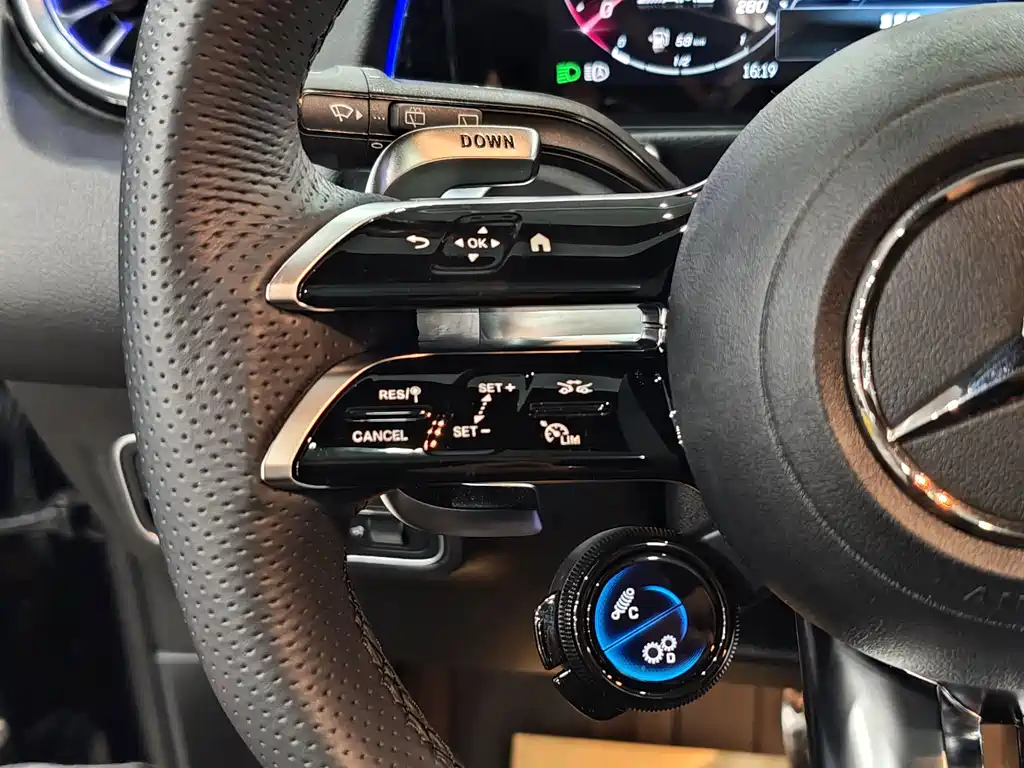 Mercedes-Benz GLB AMG — миниатюра 12