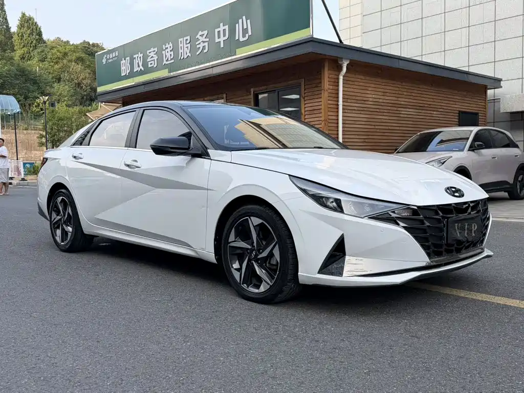 Hyundai Elantra — миниатюра 3