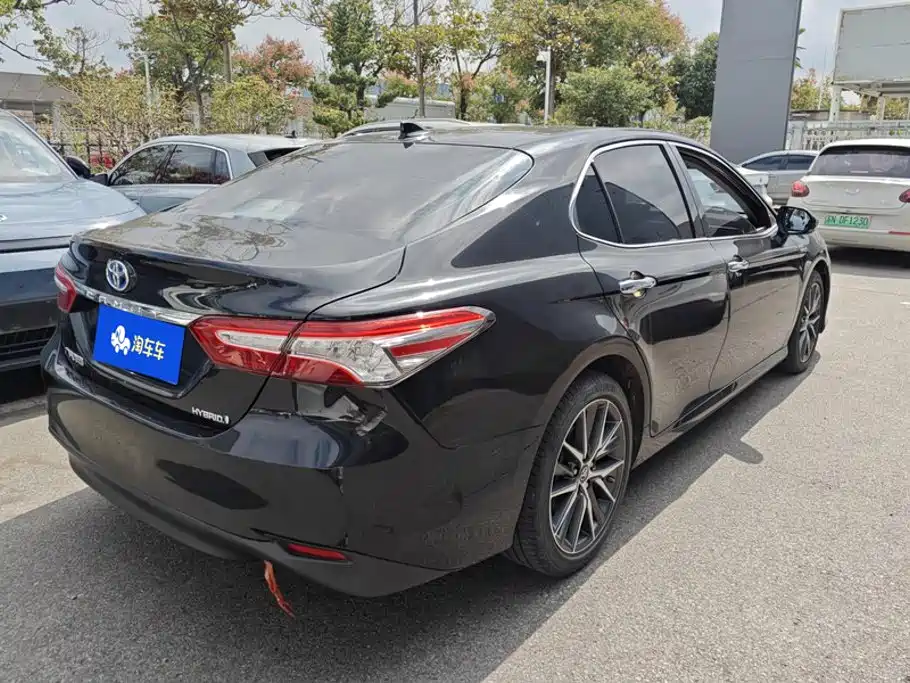 Toyota Camry — миниатюра 3