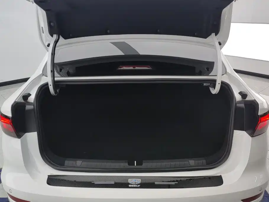 Geely Emgrand — миниатюра 4