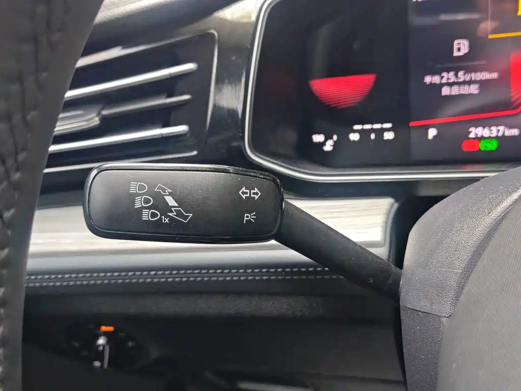 Volkswagen Sagitar — миниатюра 12