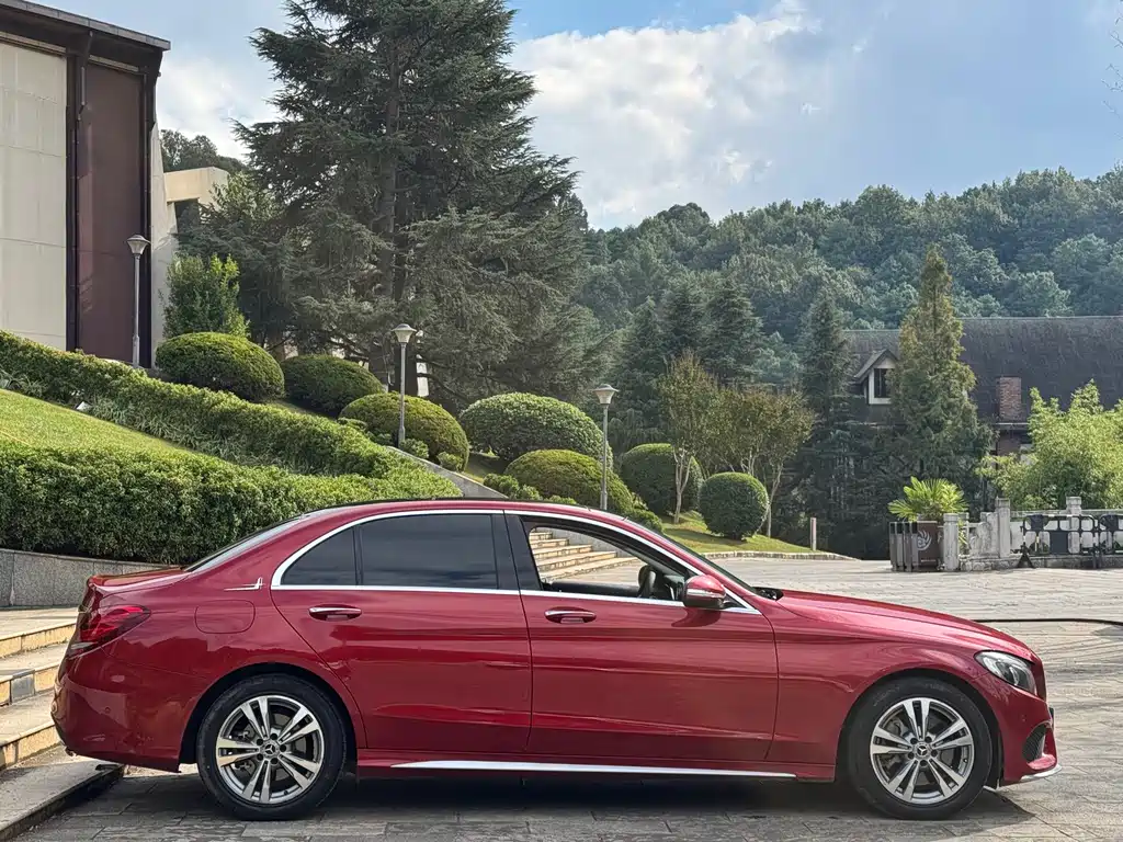 Mercedes-Benz C-Class — миниатюра 7