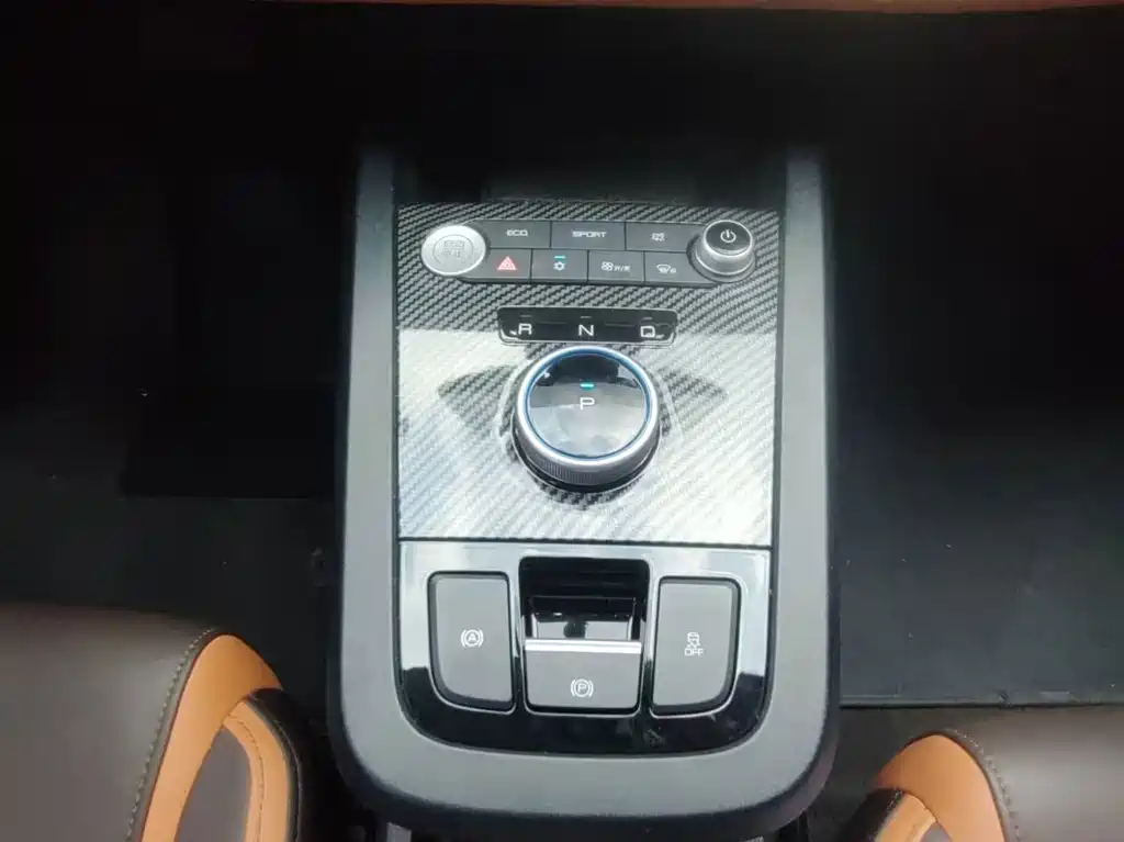 BYD e2 — миниатюра 10