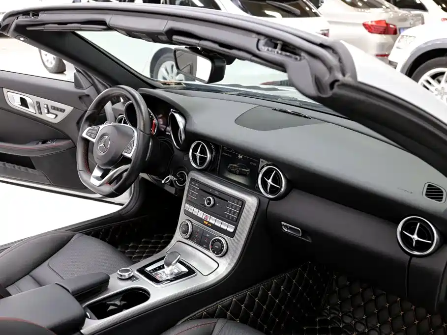 Mercedes-Benz SLC — миниатюра 12