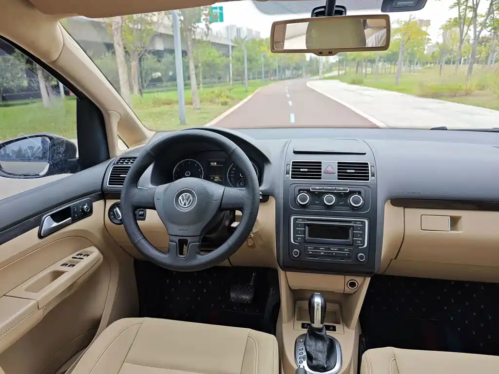 Volkswagen Touran — миниатюра 8