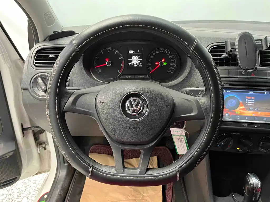 Volkswagen Polo — миниатюра 8