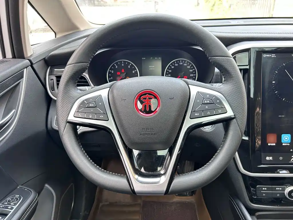 BYD MAX — миниатюра 3