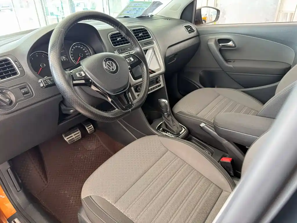 Volkswagen Polo — миниатюра 7