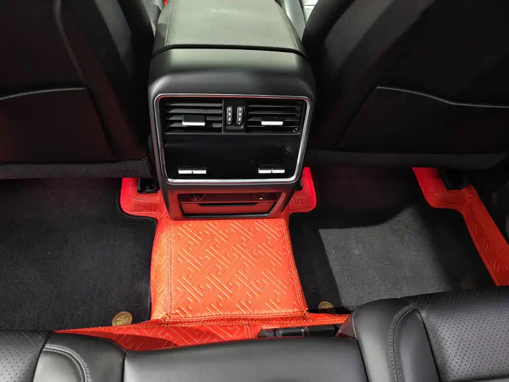 Porsche Cayenne — миниатюра 13