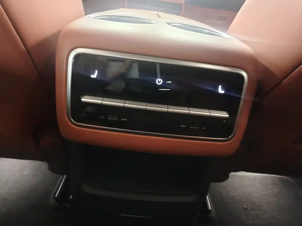 Li Auto L8 2023 Pro