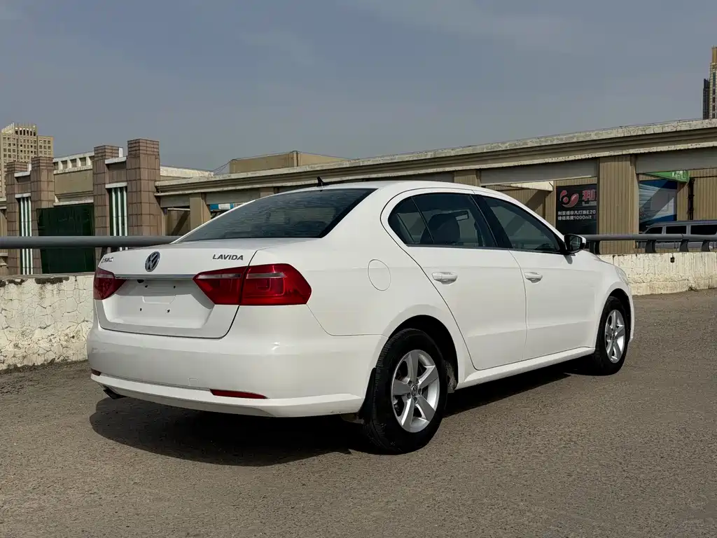 Volkswagen Lavida — миниатюра 13