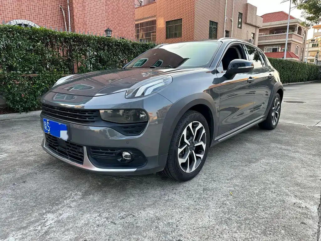 Lynk & Co 02