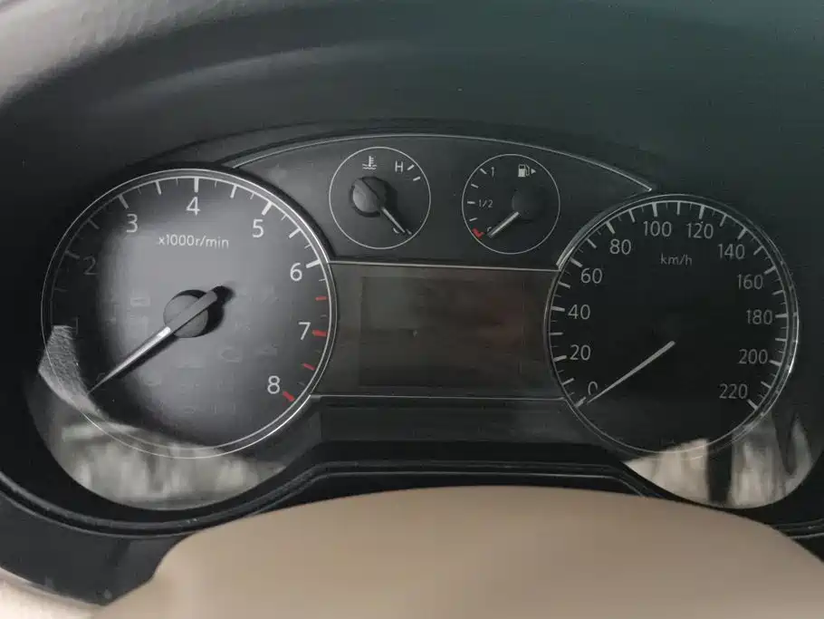 Nissan Tiida — миниатюра 14