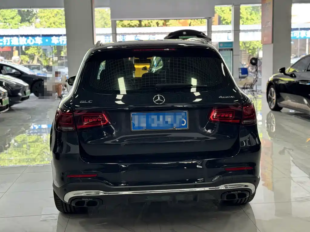 MERCEDES-BENZ GLC