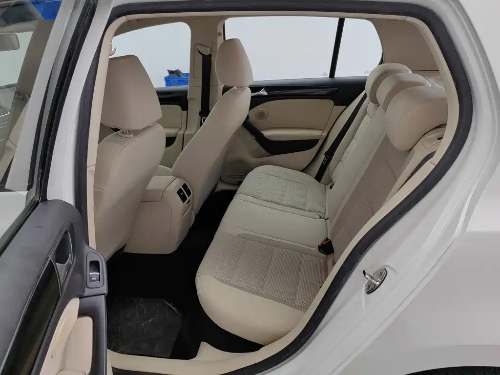 Volkswagen Golf — миниатюра 15