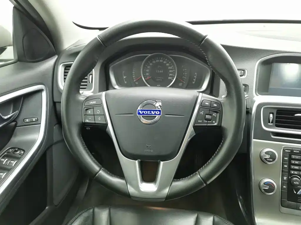Volvo S60 — миниатюра 11