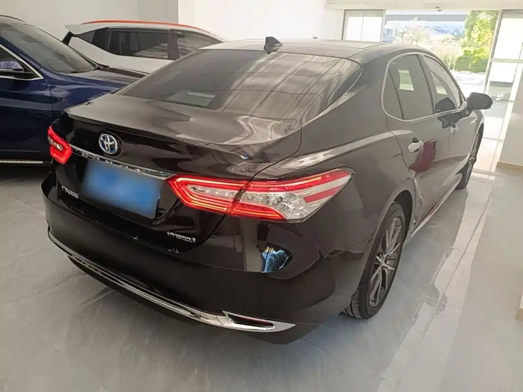 Toyota Camry — миниатюра 7