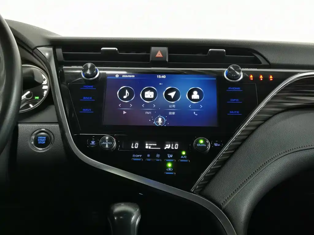 Toyota Camry — миниатюра 12