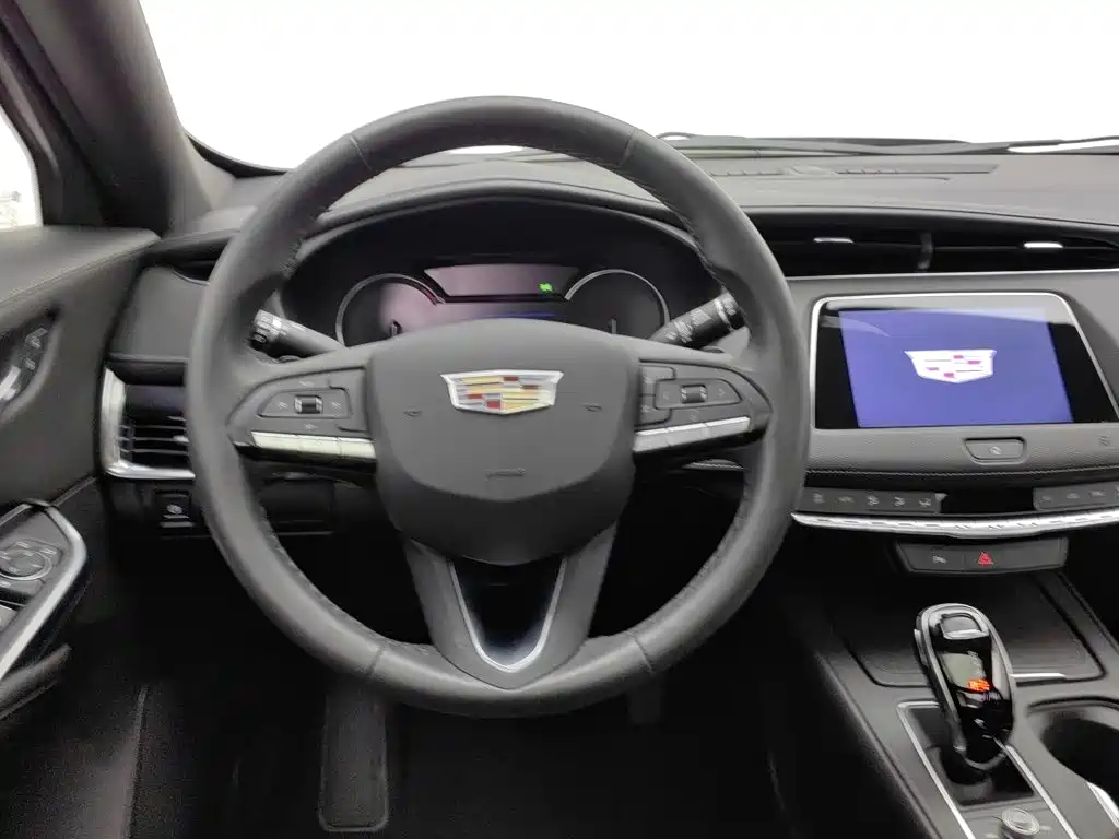 Cadillac XT4 — миниатюра 11