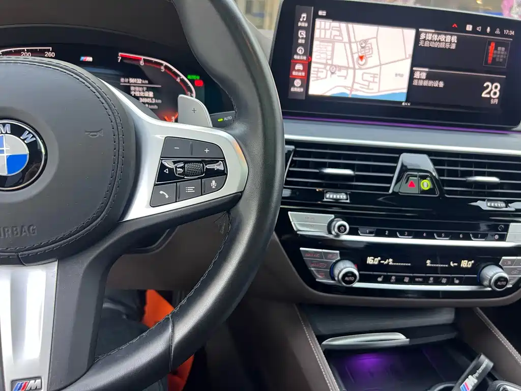 BMW 5 Series — миниатюра 13