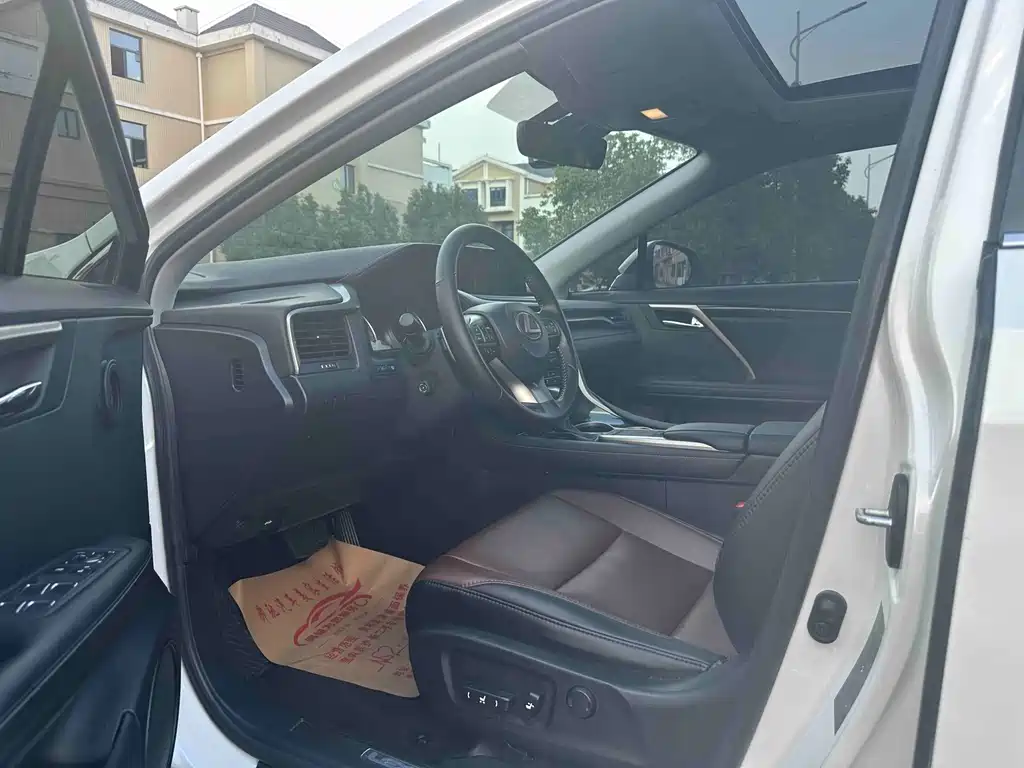 Lexus RX — миниатюра 4