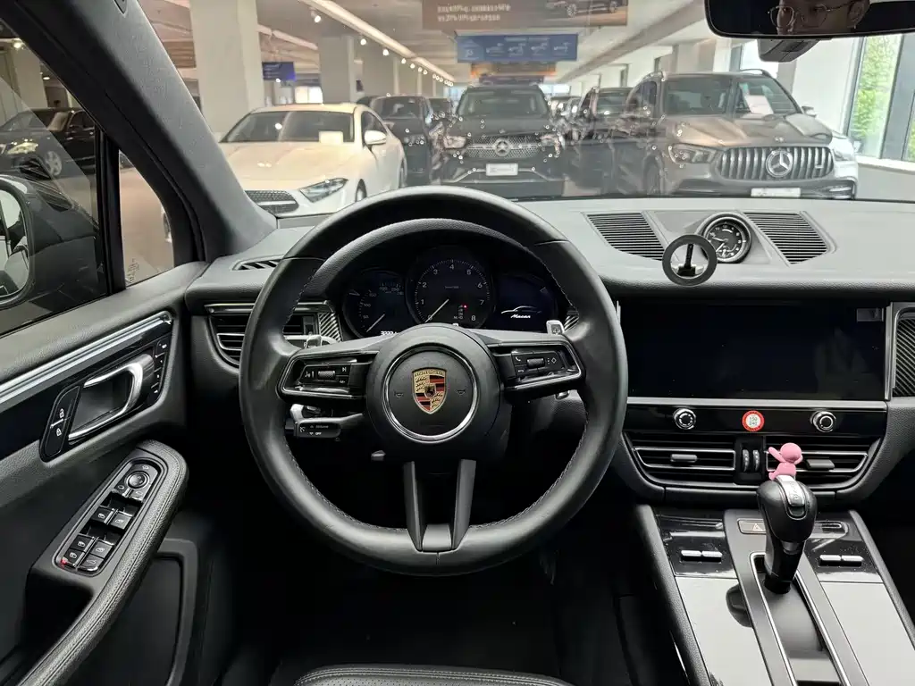 Porsche Macan — миниатюра 4