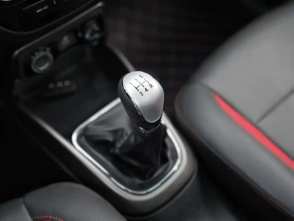 Changan CS15 — миниатюра 20