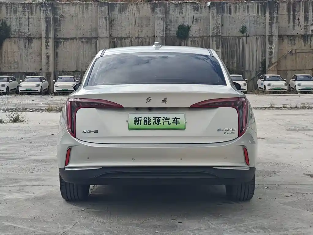 Hongqi Hongqi E-QM5 — миниатюра 9
