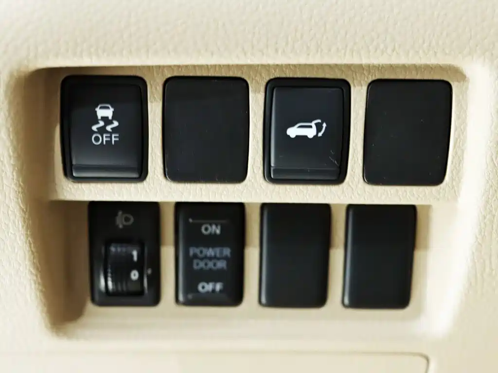 Nissan Quest — миниатюра 13