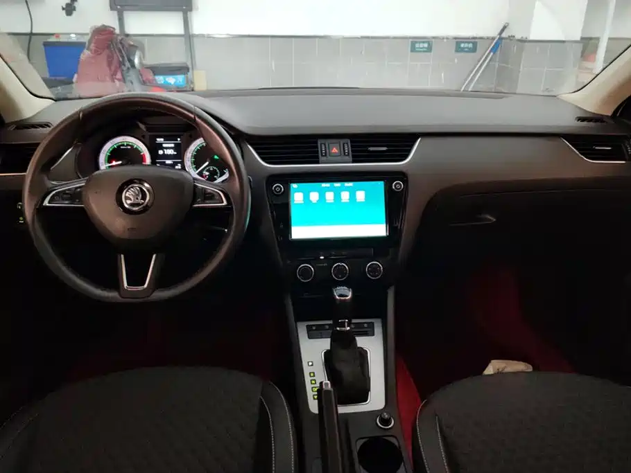 Skoda Octavia — миниатюра 12