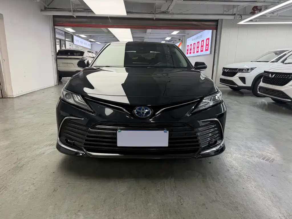 Toyota Camry — миниатюра 2