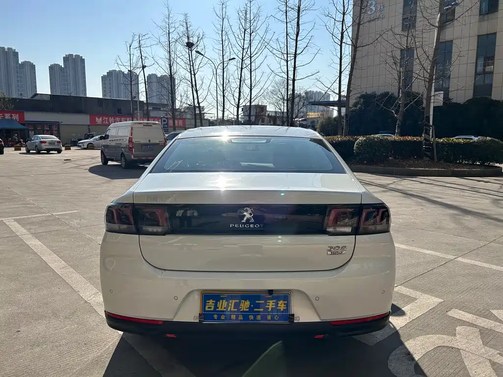 PEUGEOT 308
